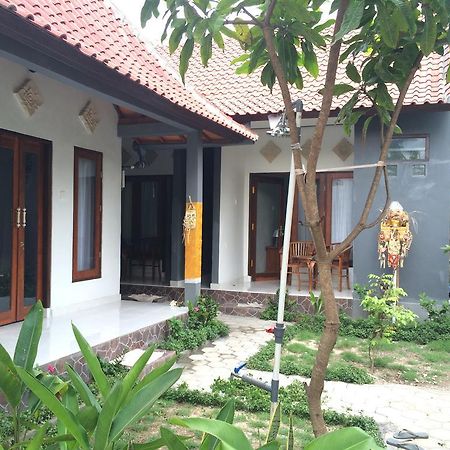 Linggy Homestay レンボンガン島 エクステリア 写真