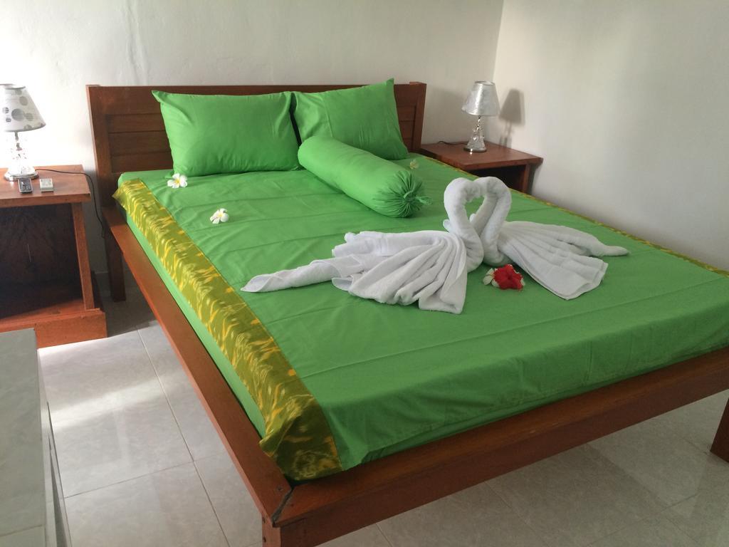 Linggy Homestay レンボンガン島 エクステリア 写真