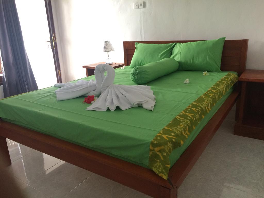 Linggy Homestay レンボンガン島 エクステリア 写真