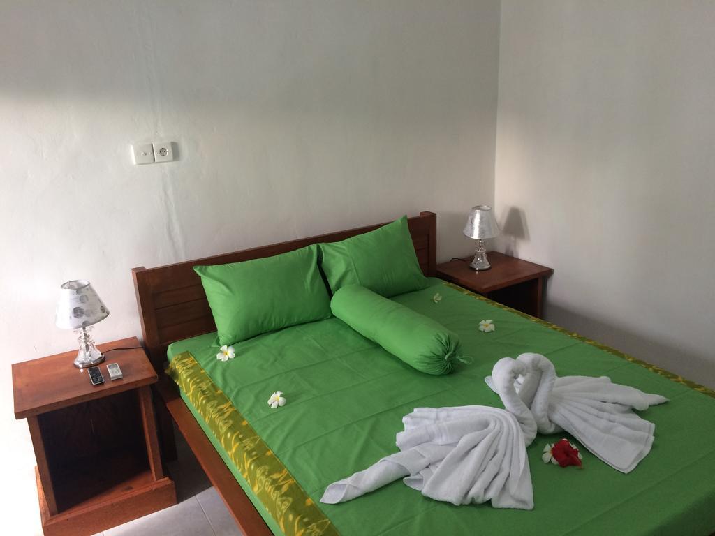 Linggy Homestay レンボンガン島 エクステリア 写真